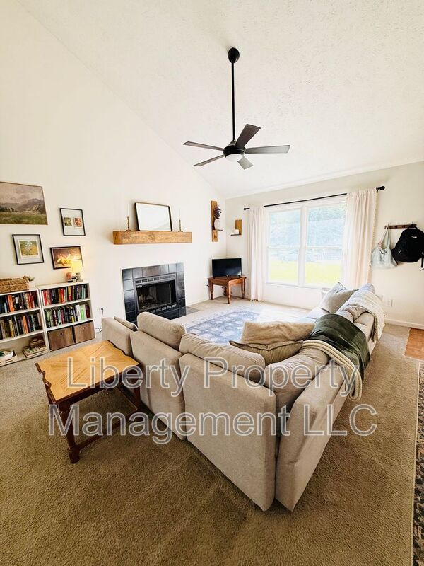 Building Photo - 132 Windsor Ln