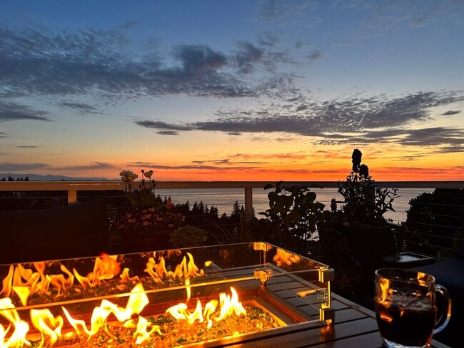 Building Photo - Modern 4-Bedroom Home with Panoramic Water & Mountain Views