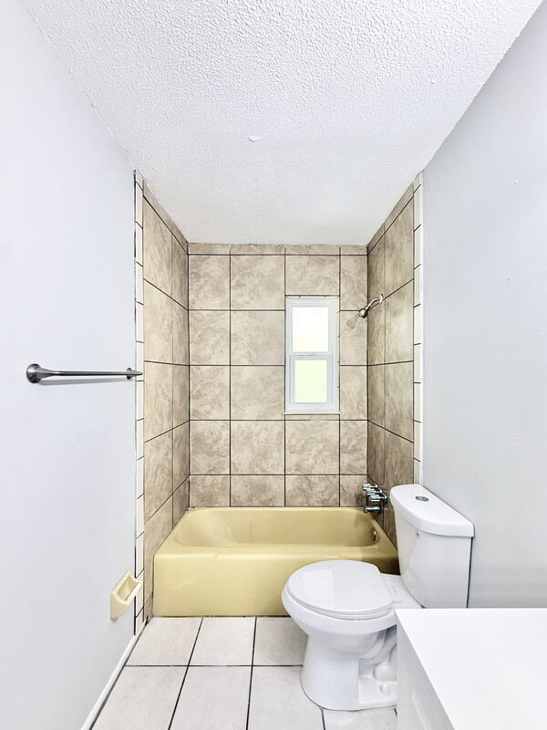 Building Photo - 605 64th Ave W