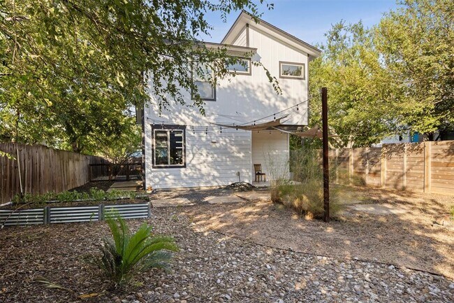 Building Photo - 5007 Delores Ave