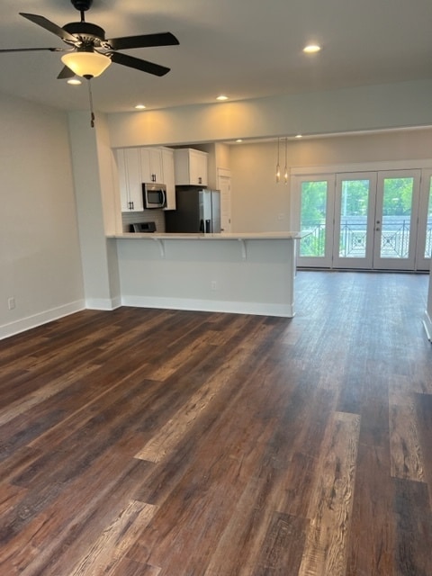 Building Photo - Tri-level home with attached 2 car garage in Belle Meade Highlands!