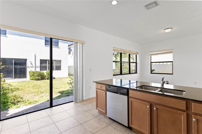 Building Photo - 3762 SW 93rd Ln