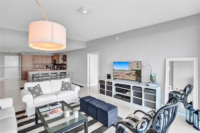 Building Photo - 400 Sunny Isles Blvd