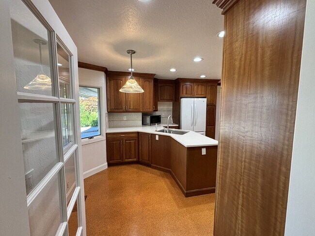 Building Photo - 485 Butterfield Pl