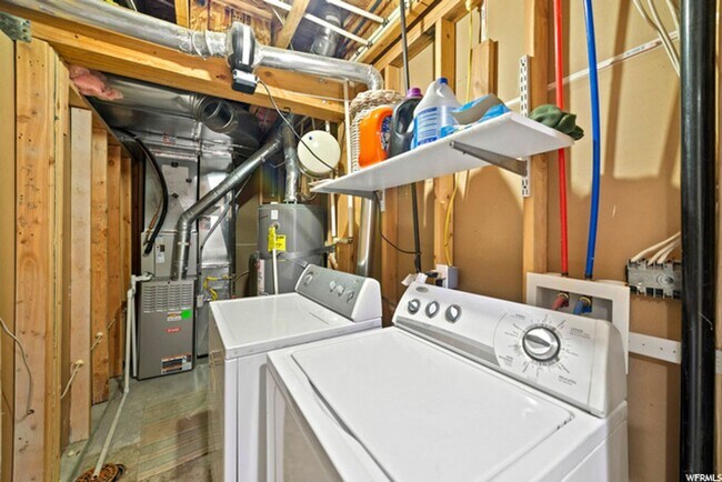 Building Photo - 3891 E Cunninghill Dr