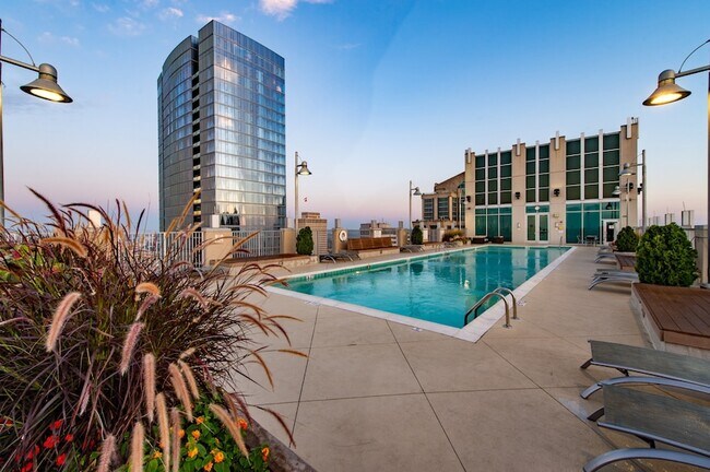 Building Photo - 415 Church St