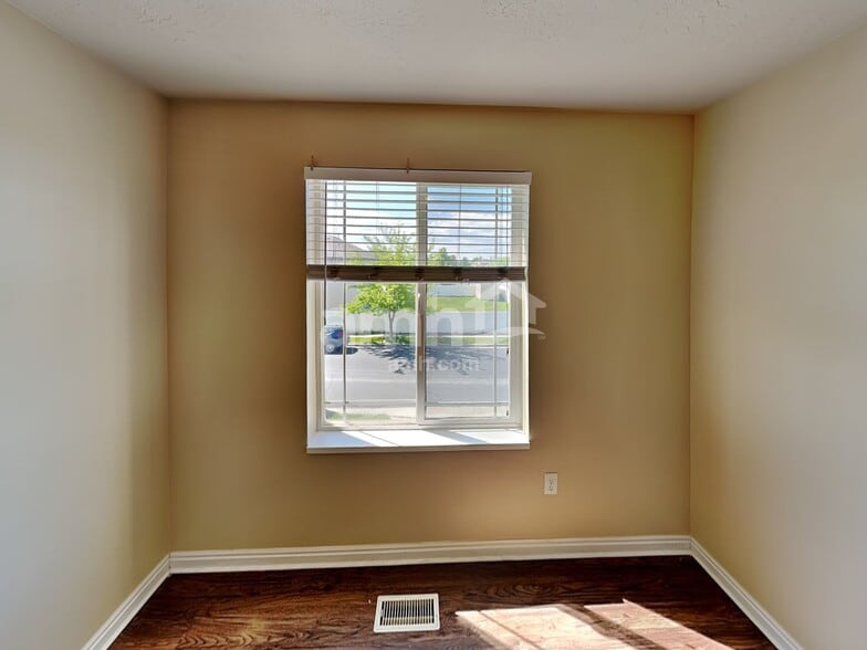 Building Photo - 1012 York Dr