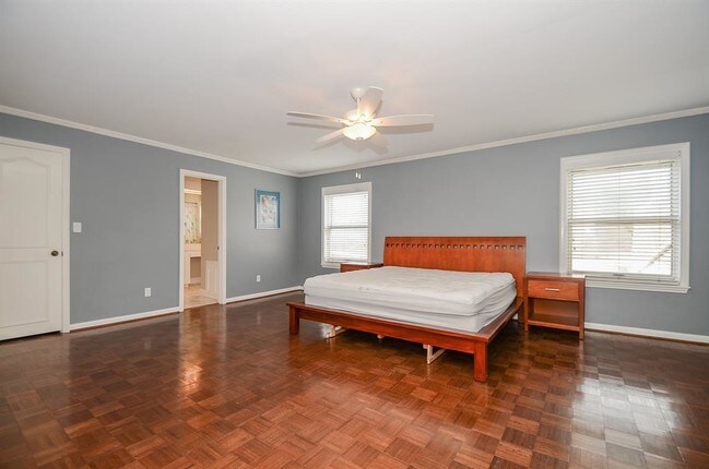 Building Photo - 8606 Oakford Dr