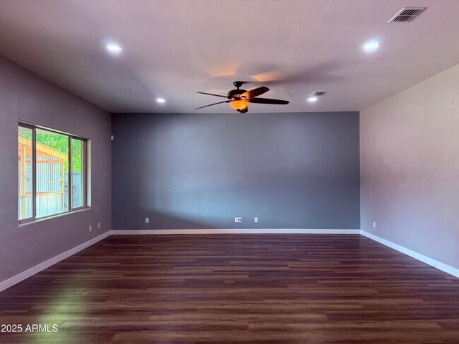 Building Photo - 3123 W Melody Dr
