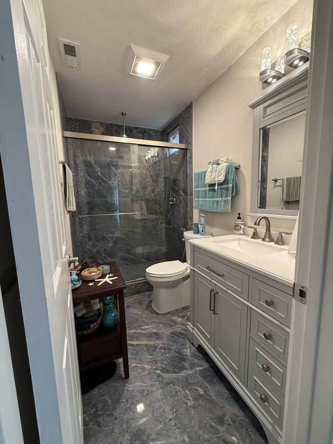 Building Photo - 328 Flaming Oak Dr