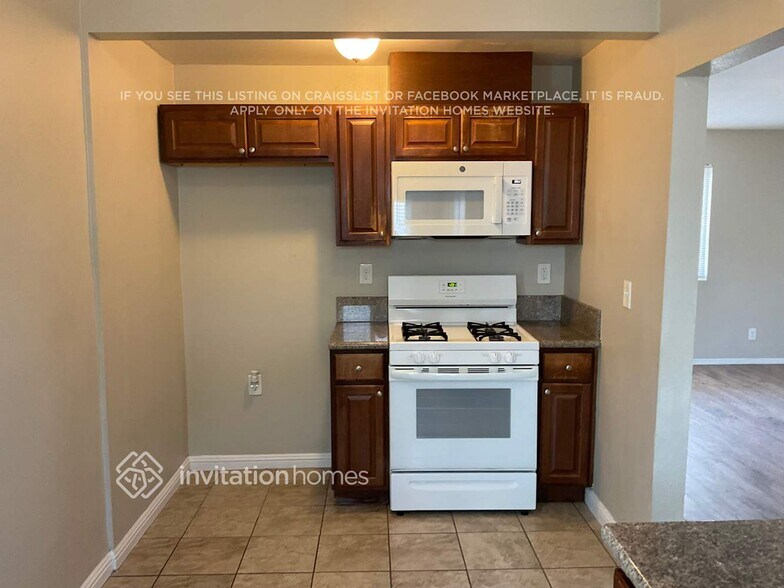 Building Photo - 1905 E Palmer St