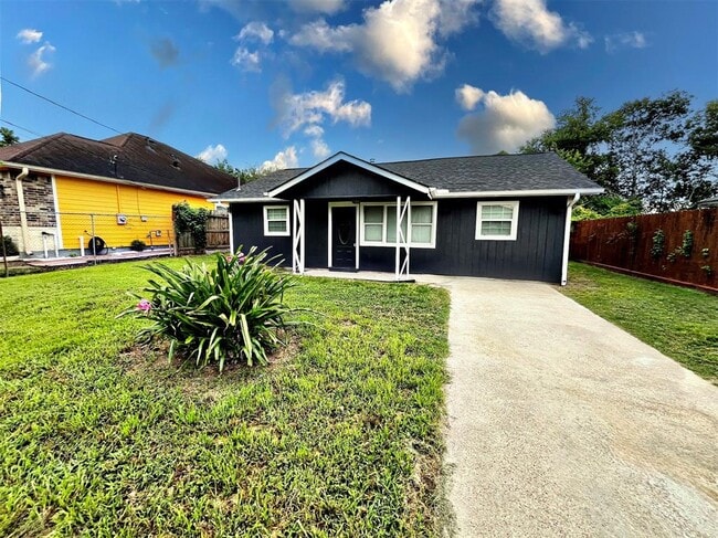 Primary Photo - 8406 Grandview St