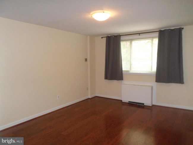 Building Photo - 2725 39th St NW