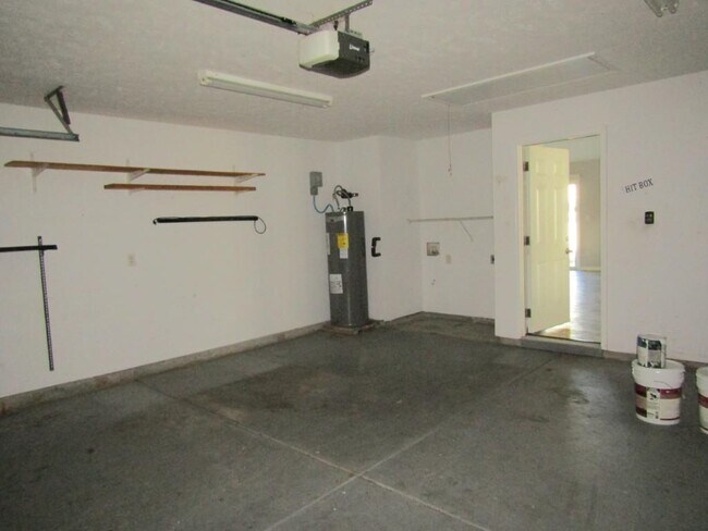 Building Photo - 151 Heath Dr