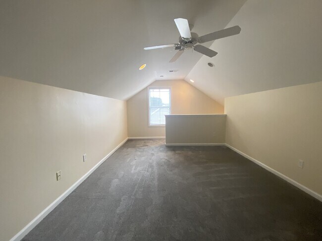 Building Photo - Charming Four-Bedroom Home in Bluffton wit...