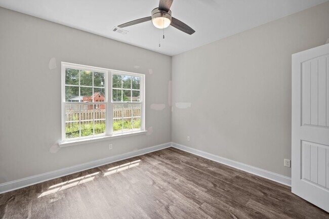 Building Photo - 281 Deer Rd