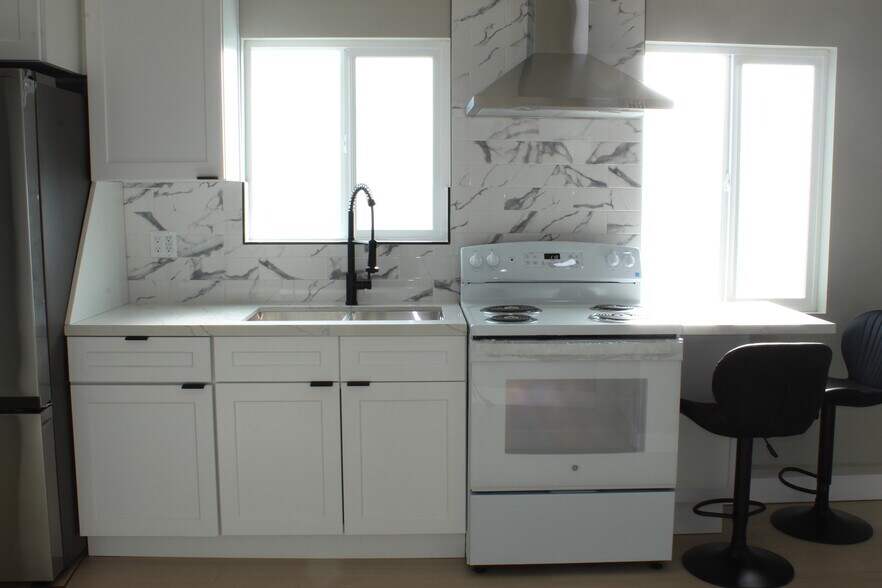 Building Photo - 20803 Bassett St