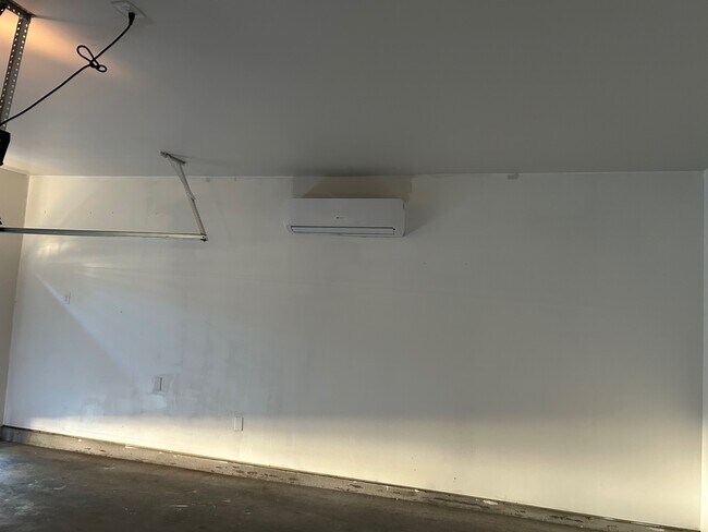 Building Photo - 2363 Timberland Country Dr