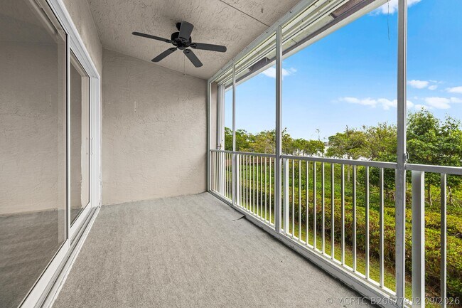 Building Photo - 88 N Lakeshore Dr