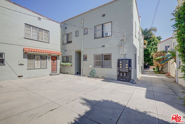 Building Photo - 751 S Detroit St