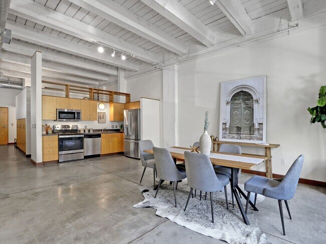 Building Photo - Historic Chown Pella Building - east facing Pearl District loft w/parking/rooftop deck