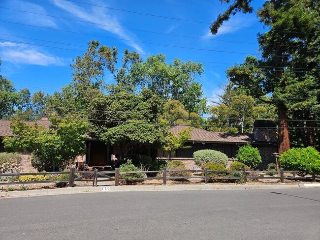 Building Photo - Stunning 5 Bed 3 Bath Naglee Park Home With Scenic Views