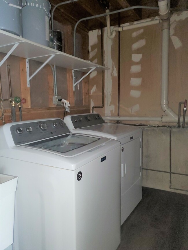 Building Photo - 811 Cambridge Pl