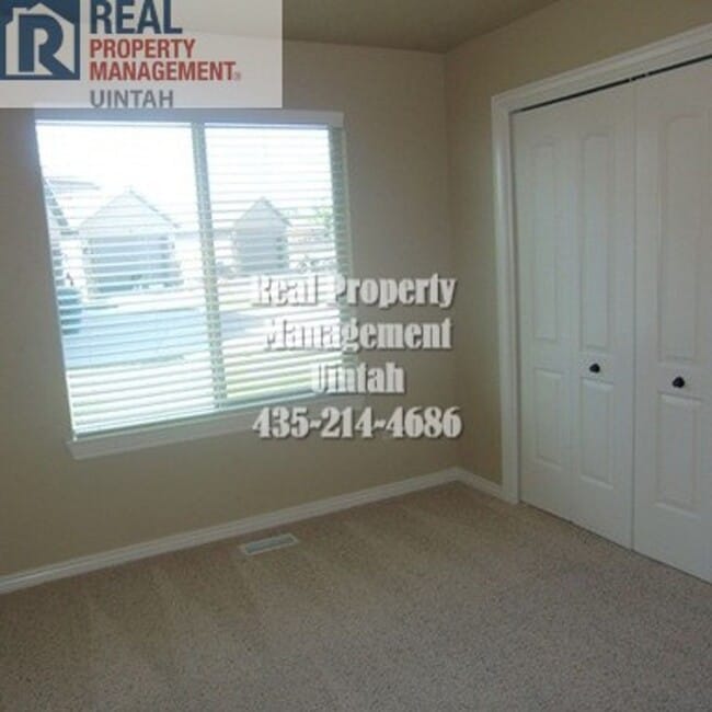 Building Photo - Legacy Meadows Twin Home