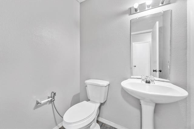 Building Photo - 5401 Pandale Valley Dr