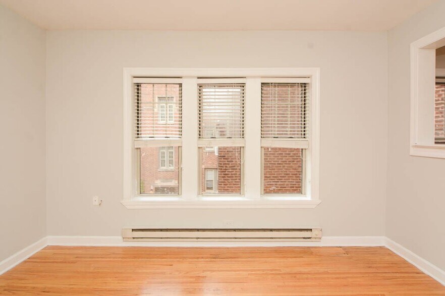 Building Photo - 714 W Barry Ave