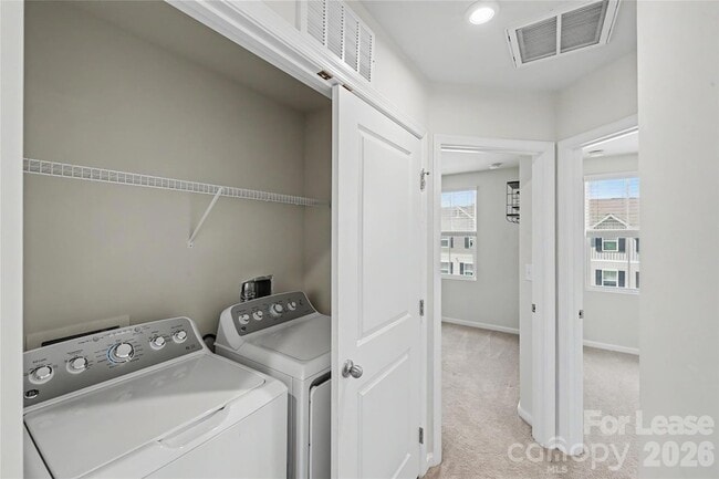 Building Photo - 6042 Cutwater Cir