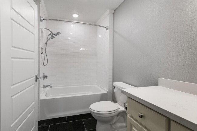 Building Photo - 2401 Market St