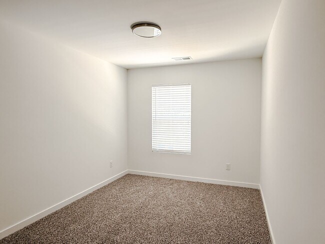 Building Photo - 614 Buncombe St