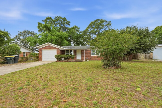 Building Photo - 358 Coral Dr SW