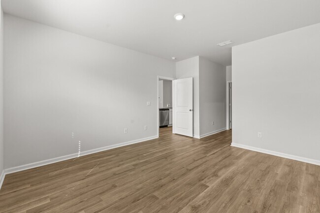 Building Photo - 1005 Sennema Cir