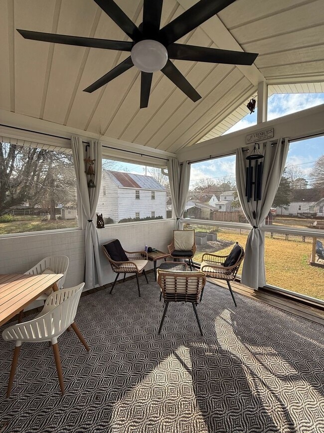 Building Photo - Fantastic Home Near Three Chopt and Patterson Available in January