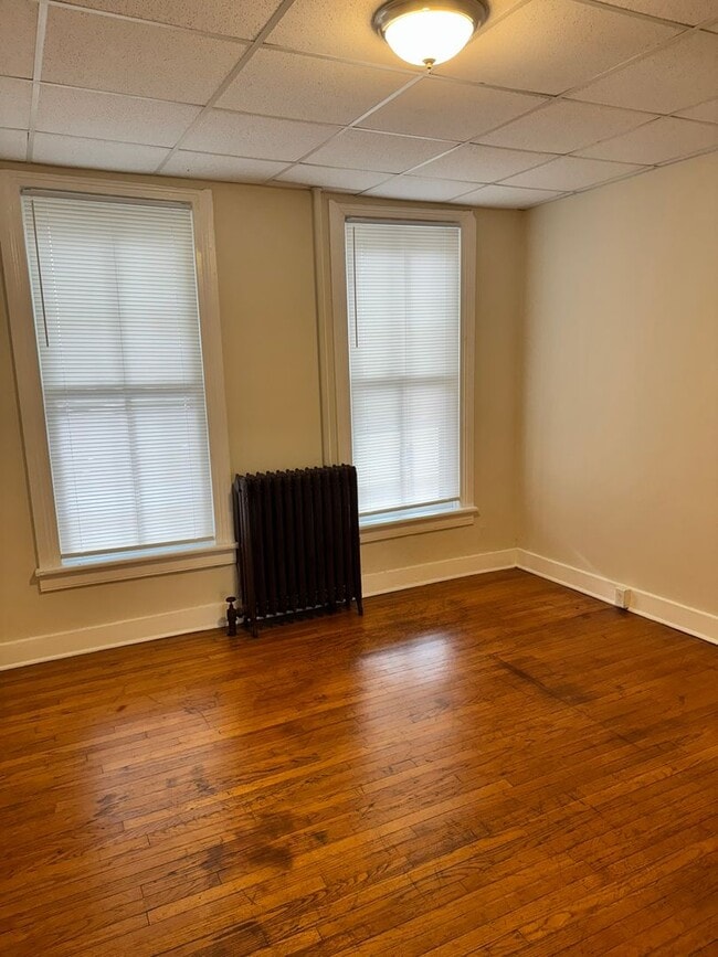 Building Photo - 210-212 N Potomac St