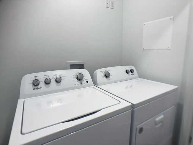 Building Photo - Porter's - New 5 Bedroom, 5 Bathroom House