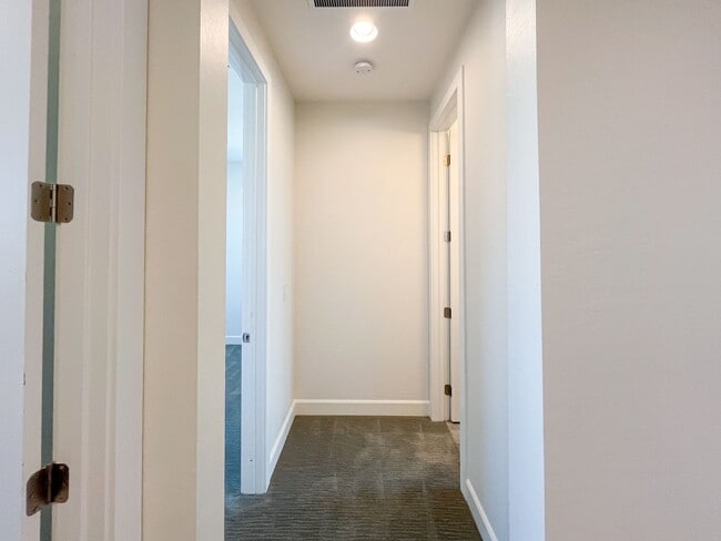 Building Photo - Exquisite Luxury Rental in Prestigious Gated Tule Springs Community