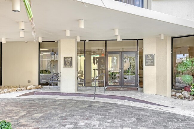 Building Photo - 2800 N Ocean Dr