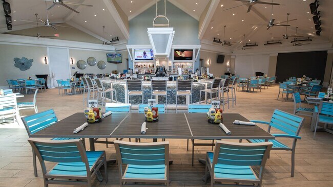 Building Photo - CALLING ALL GOLF ENTHUSIASTS ** STUNNING 2...