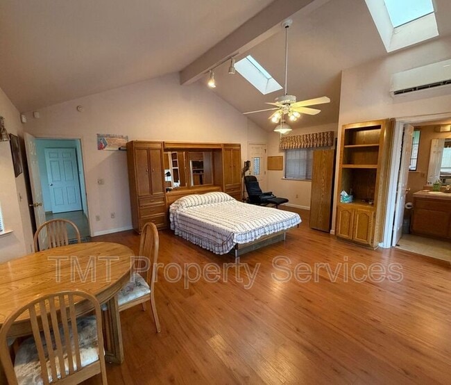 Building Photo - 2 Polvadera Ct