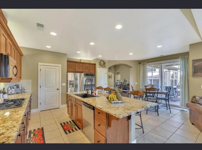 Building Photo - 46347 Opah Dr