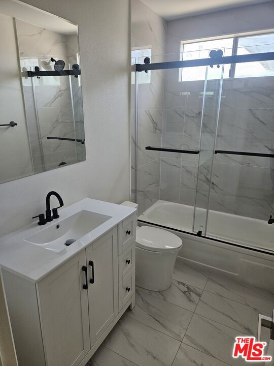 Building Photo - 10836 Camarillo St