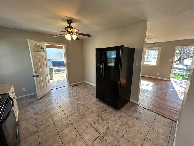 Building Photo - 3-Bedroom Home with Outdoor Entertaining Patio