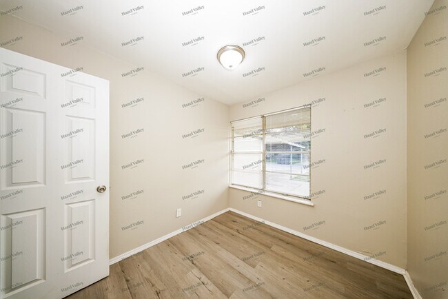 Building Photo - 6617 S Kelley Ave