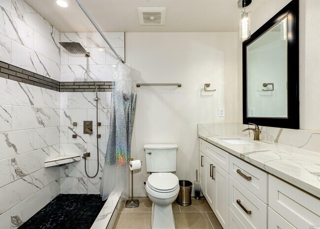 Building Photo - 1327 Crestview Ct