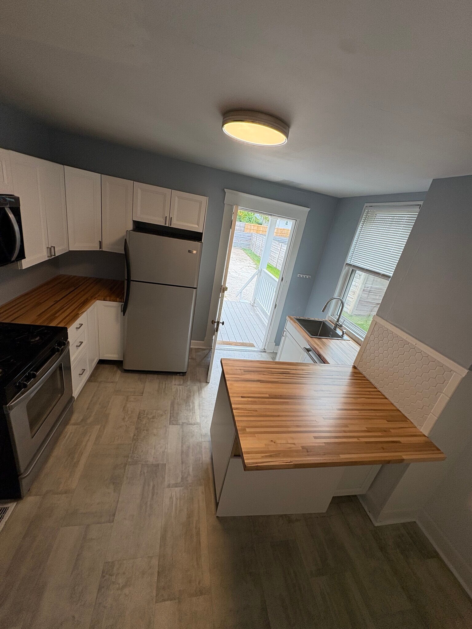 Kitchen - 3710 Hyde Park Ave