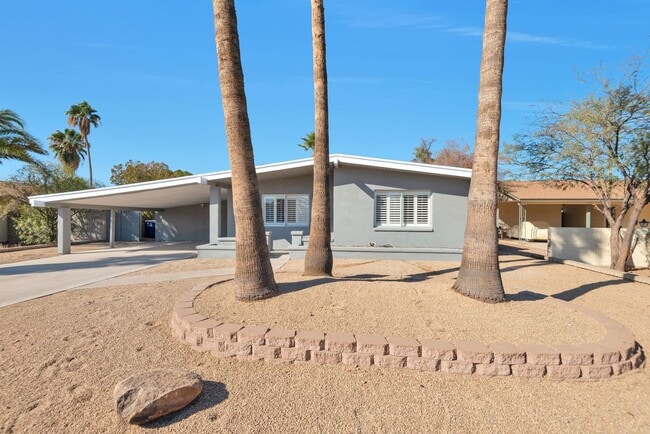 Building Photo - 6 Bed house with Pool near ASU