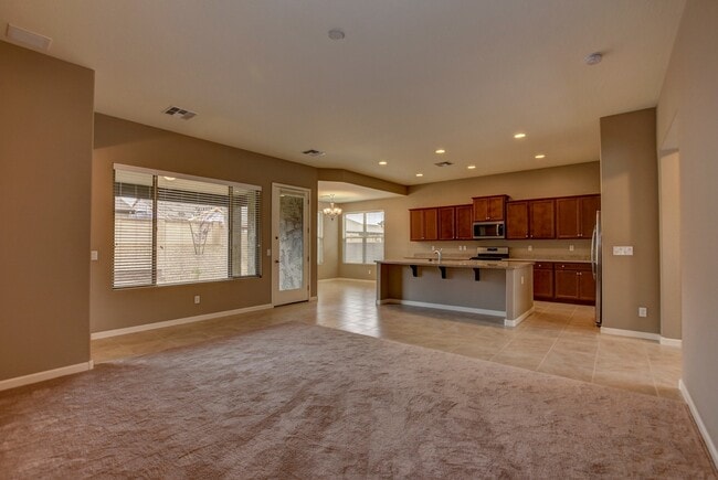 Building Photo - Beautiful custom home in The Dells!